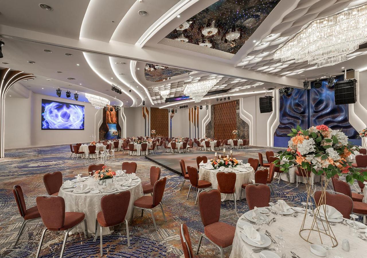 Mirage & Conference Center Hotel