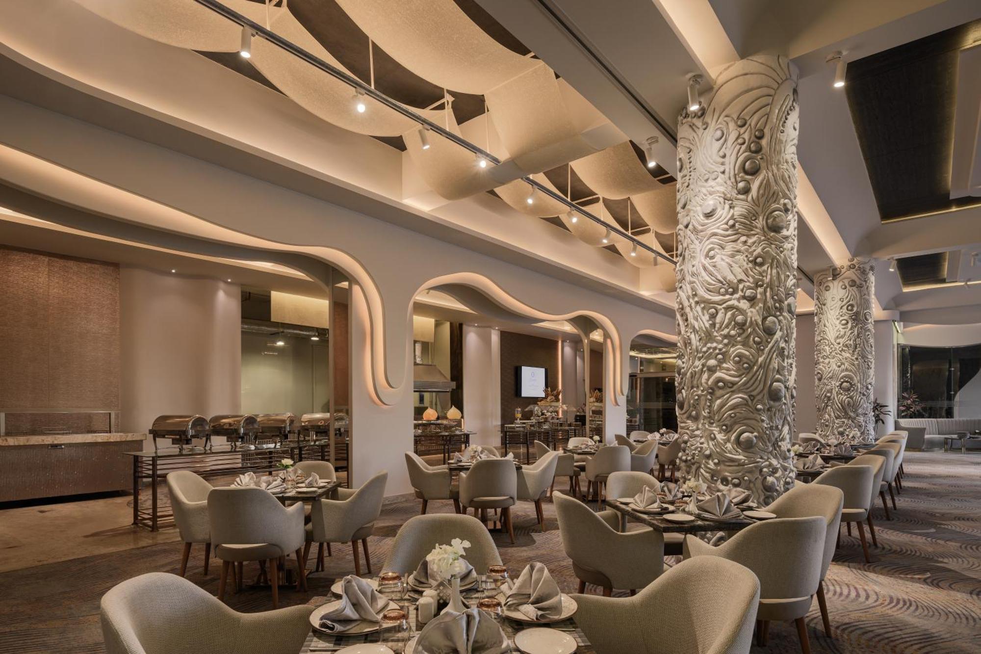 Hotel Mirage & Conference Center 5*