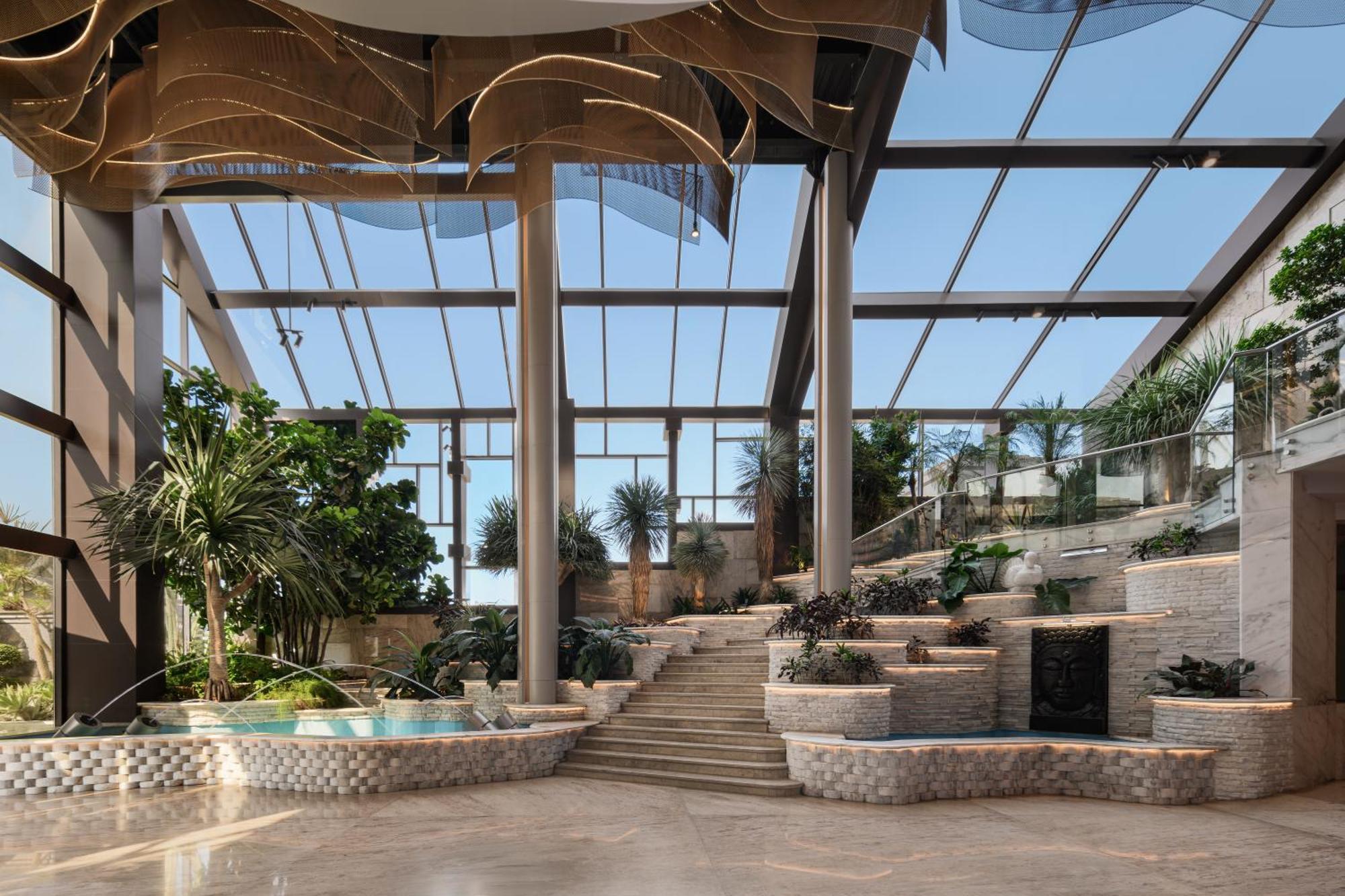 Mirage & Conference Center 5*