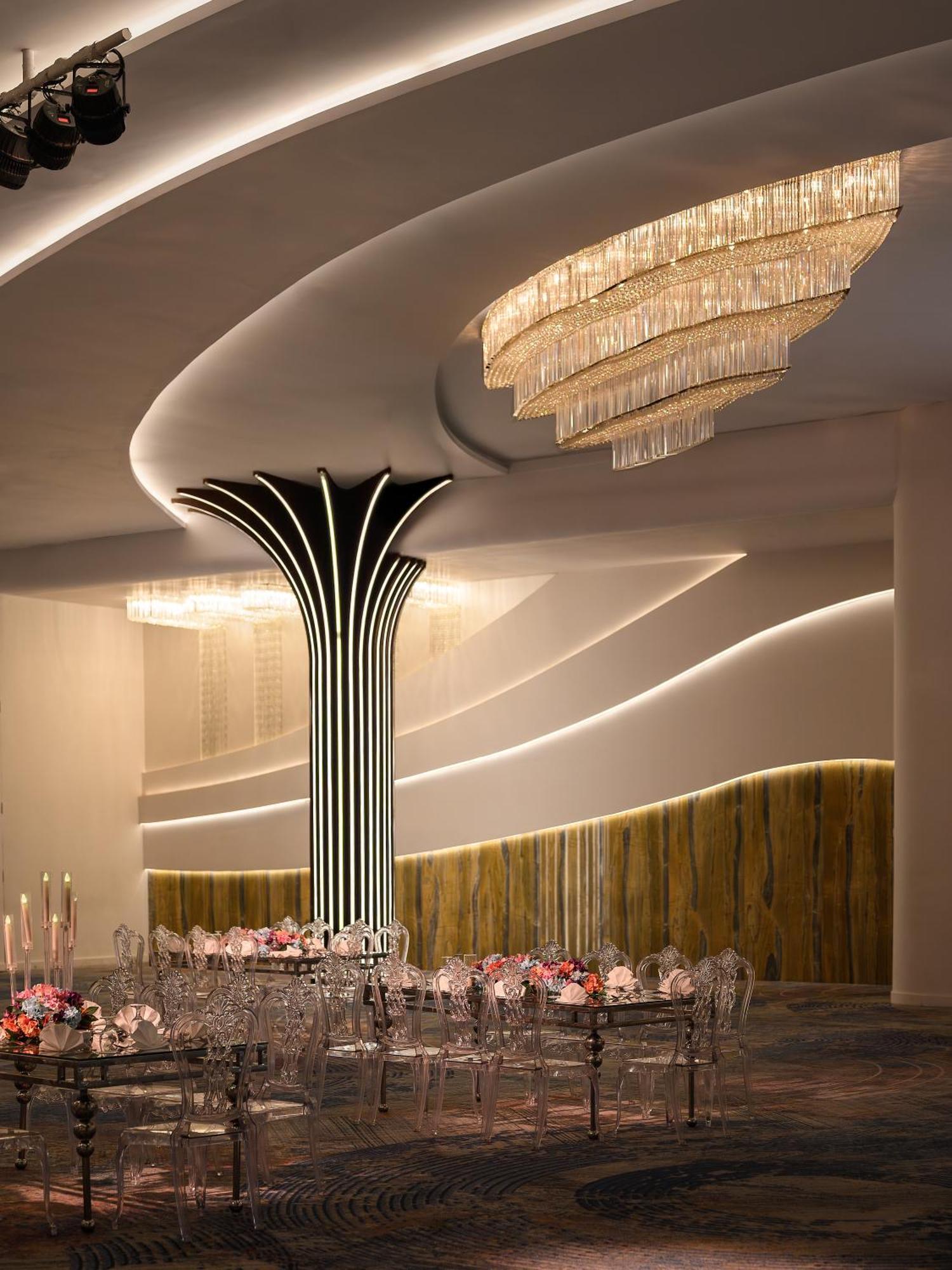 Hotel Mirage & Conference Center